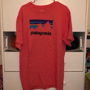 Patagonia Extra-Large Salmon Pink T-Shirt